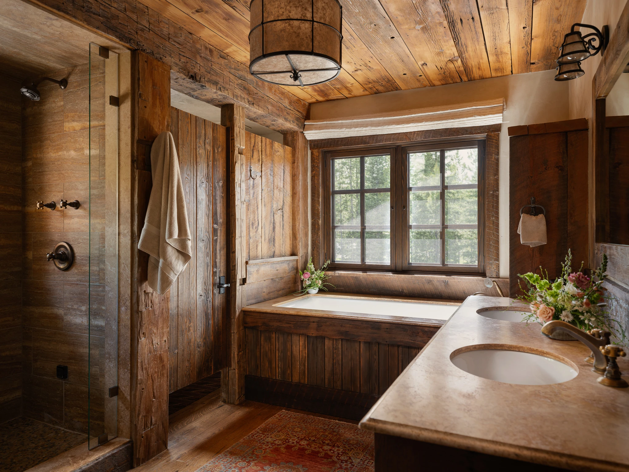 Bathroom with soaking tub and dual vanity — interior design photography Big Sky Montana, Club Ridge